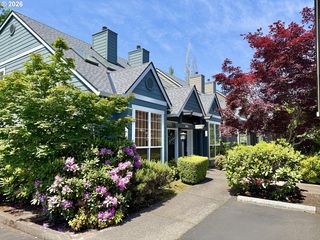 9008 NE 54th St #H33, Vancouver, WA 98662
