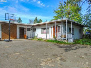 1047 State Highway 42, Winston, OR 97496