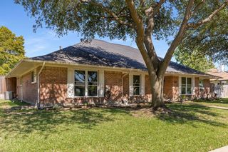 1008 Nottingham Dr, Carrollton, TX 75007