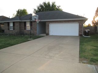 1029 N Golden Avenue, Springfield, MO 65802