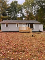 907 IRIS CIRCLE, Newton, NJ 07860