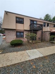 11 Apple Valley Pkwy #2, Smithfield, RI 02828