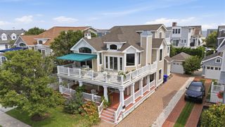 33 10th St E, Avalon, NJ 08202