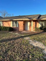 1705 Campbell St, Commerce, TX 75428
