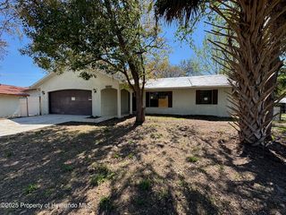 10132 Lynnhaven Rd, Spring Hill, FL 34608