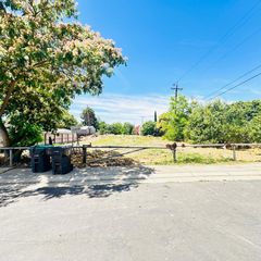 3559 Mission Rd, Stockton, CA 95204