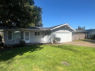 1754 Cottonwood Ave, Springfield, OR 97477