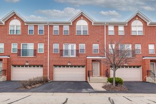 922 Bromley Pl, Northbrook, IL 60062