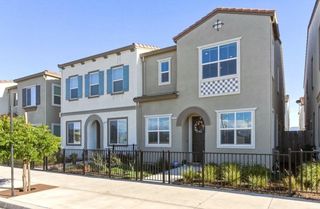1131 Julia Cir, Hollister, CA 95023