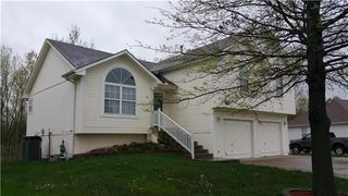 857 Woodland Dr, Grain Valley, MO 64029