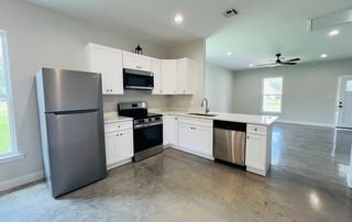 260 N  3rd St, Ponchatoula, LA 70454