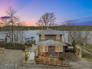 15 Lakeview Ter, Middleboro, MA 02346