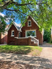 15366 Snowden St, Detroit, MI 48227