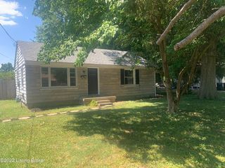 2200 Peaslee Rd, Shively, KY 40216