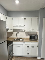126 N  10th St #2, New Castle, IN 47362