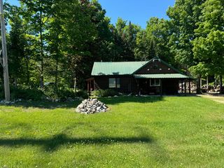 W15958 Hiawatha Trl, Curtis, MI 49820