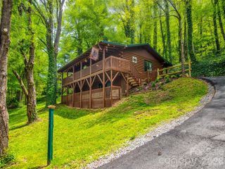 154 Cedarwood Dr, Waynesville, NC 28785