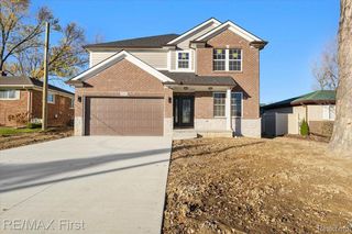 2605 Chesley Dr, Sterling Heights, MI 48310