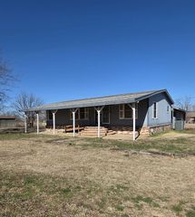 401 W  Virginia St, Walters, OK 73572