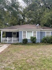 2517 Kelly Ave, Gulfport, MS 39501