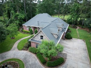 11 Chestnut Hill Ct, Spring, TX 77380