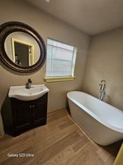 3026 Airport Blvd, Houston, TX 77051