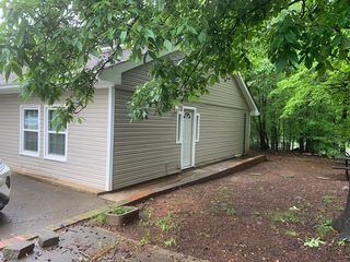 811 King Arthur Dr #B, Gastonia, NC 28056