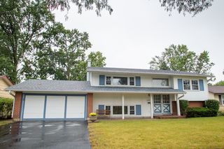 1379 Cumberland Cir W, Elk Grove Village, IL 60007