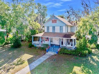 228 W  Howry Ave, Deland, FL 32720