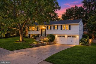 8410 Bound Brook Ln, Alexandria, VA 22309
