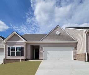6660 Little Walk Rd, Roanoke, VA 24019
