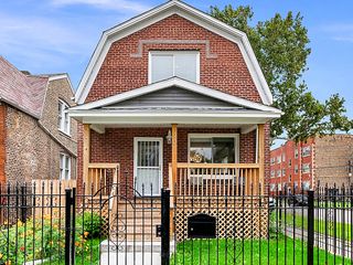 901 N  Kedvale Ave, Chicago, IL 60651