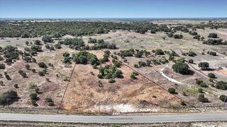 130 Gilmore Ct, Granbury, TX 76048