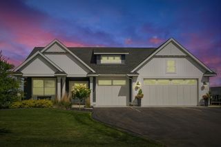 584 Reynolds St, River Falls, WI 54022