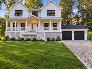 20 Overton Pass, Saint James, NY 11780