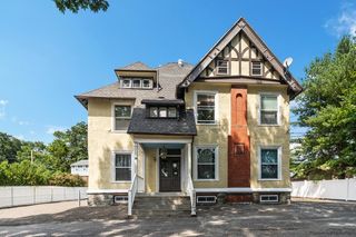 24 Whitehead Ave, Lowell, MA 01852