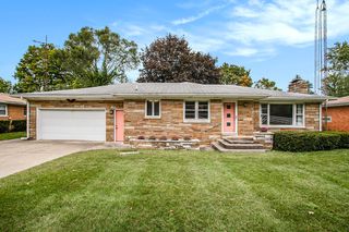 211 Nickerson Ave, Benton Harbor, MI 49022