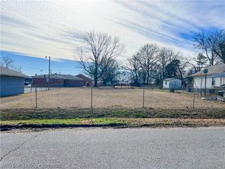 Emma St, Van Buren, AR 72956