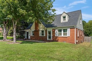 105 School St, Thomasville, NC 27360