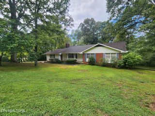 111 Middlebury Rd, Oak Ridge, TN 37830
