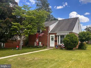 904 Scotia Rd, Philadelphia, PA 19128