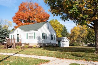 609 E  Walker St, Saint Johns, MI 48879