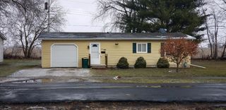 1221 Garden Ln, Galesburg, IL 61401