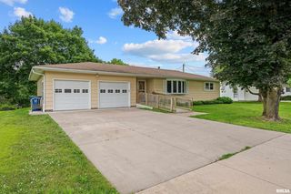 1707 W  5th St, Coal Valley, IL 61240