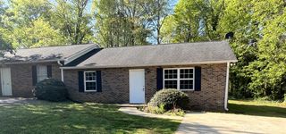 202 Martin Ct, Boiling Springs, SC 29316