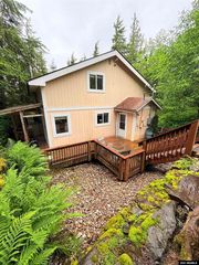 12399 Blackberry Ln, Ketchikan, AK 99901