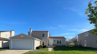 113 Green Meadows Dr, Glendale Heights, IL 60139