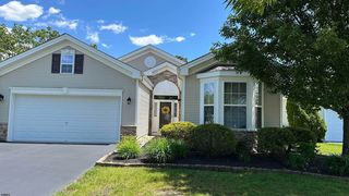 12 Wicklow Ter, Galloway, NJ 08205