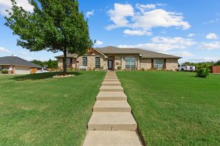 126 Wooded Creek Dr, Red Oak, TX 75154