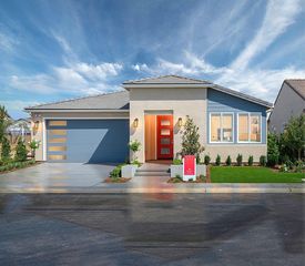 987 W  Maclure Ave, Madera, CA 93636